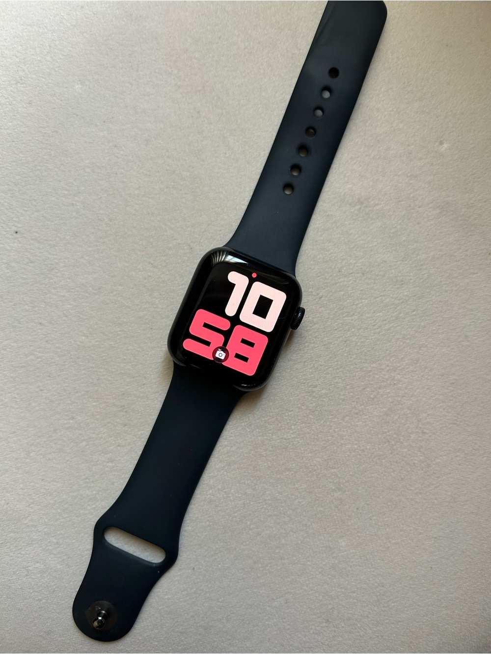 Apple Watch SE (Gen 2) 40mm midnight with Black Sport Band